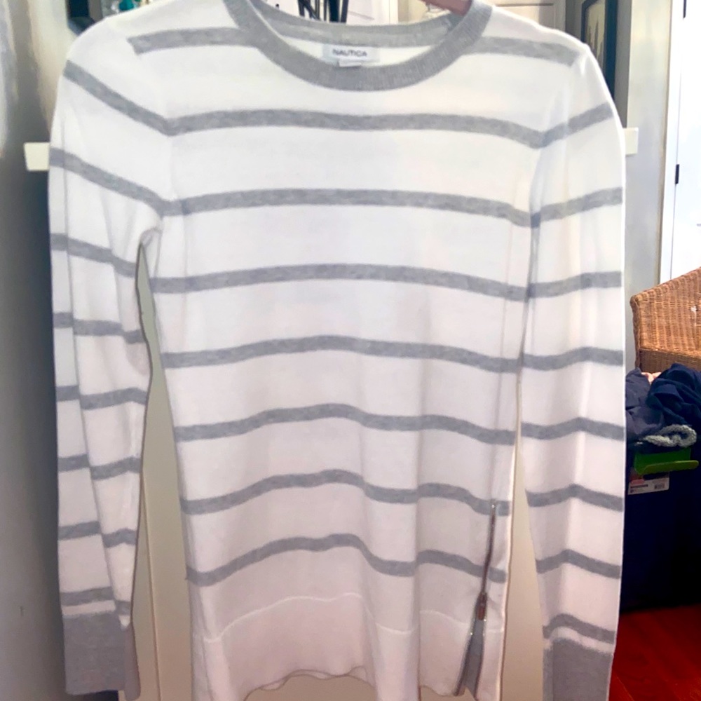 nautica grey/white striped sweater